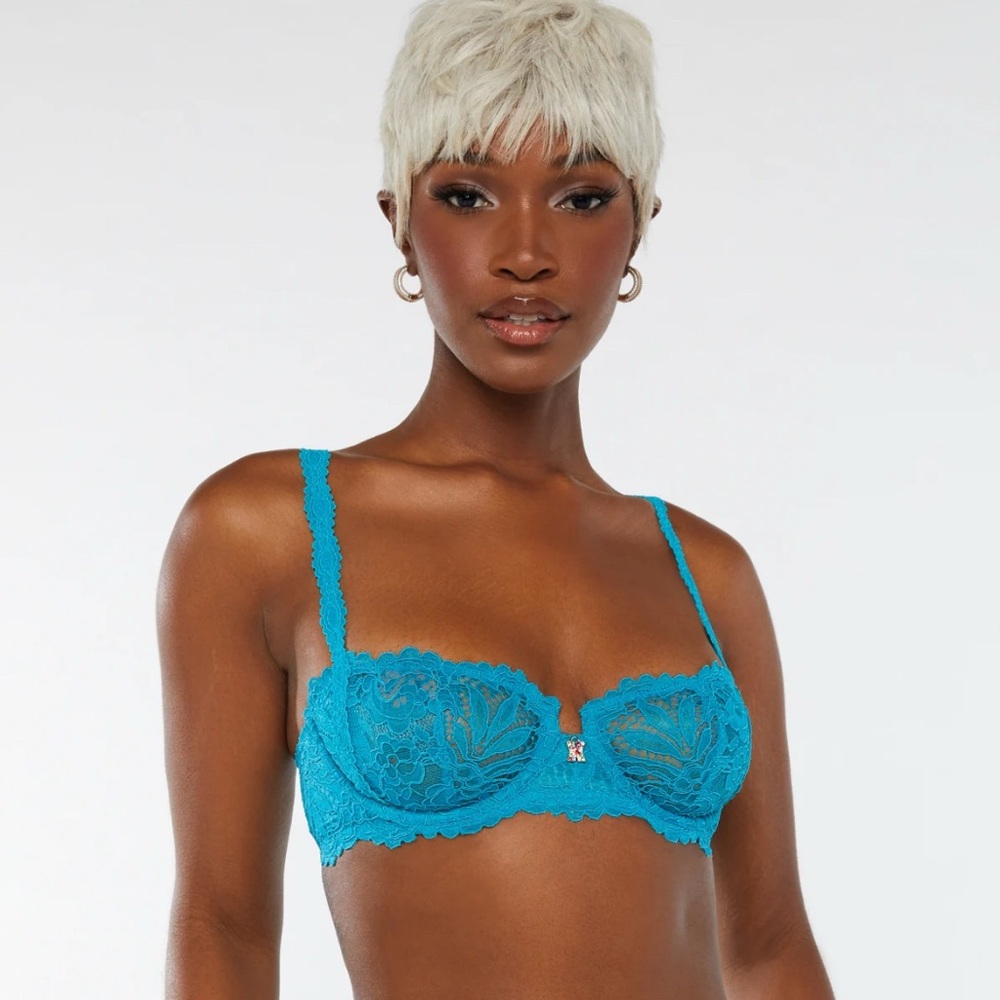 Savage X Fenty Romantic Corded Lace Unlined Balconette Bra in Cream Blue - Picture 5 of 8